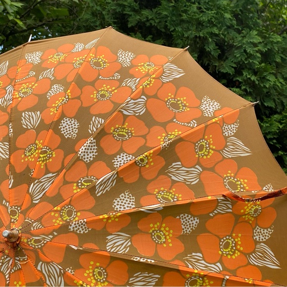 v i n t a g e :: Mod Floral Whimsical Flower Power Umbrella - Picture 5 of 15